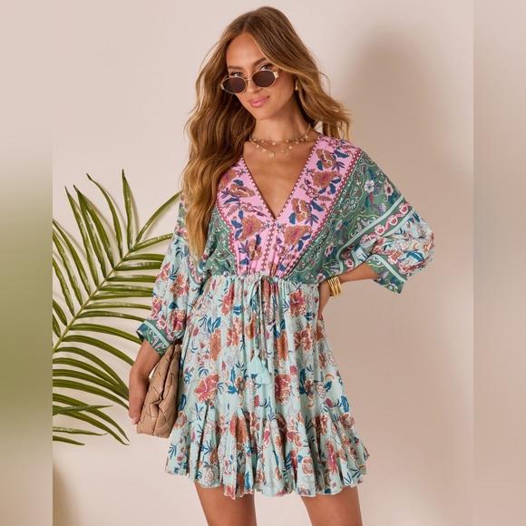 *NWT* Aakaa Multicolor Floral Mini Dress - Picture 1 of 3